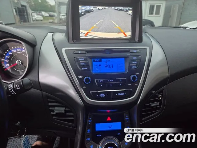 Hyundai AVANTE 2014 — фото 16