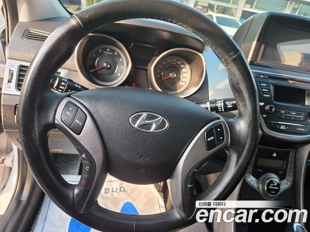 Hyundai AVANTE 2014 — фото 18