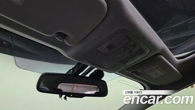 Toyota Prius 2015 — фото 18