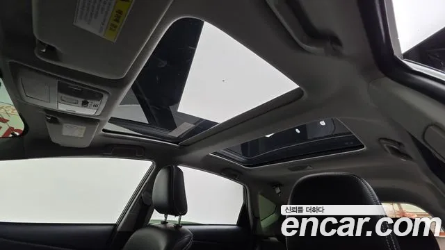 Toyota Prius 2015 — фото 19