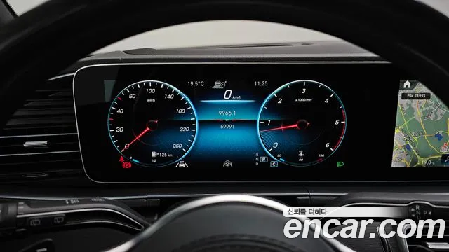 Mercedes-Benz GLS-Class 2023 — фото 11