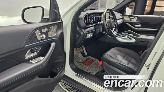Mercedes-Benz GLS-Class 2023 — фото 13