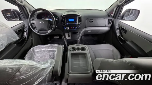 Hyundai Starex 2017 — фото 10