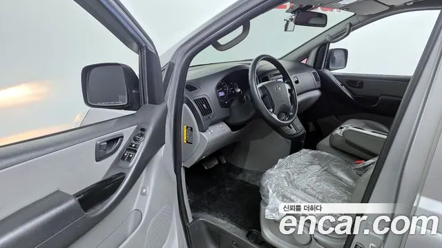 Hyundai Starex 2017 — фото 13