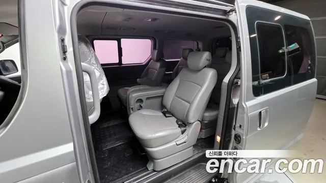 Hyundai Starex 2017 — фото 19