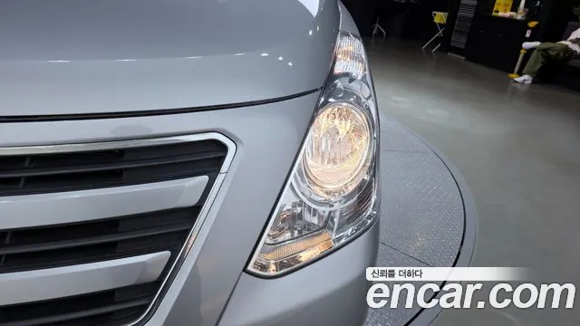 Hyundai Starex 2017 — фото 8