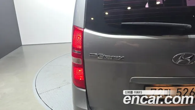 Hyundai Starex 2017 — фото 9