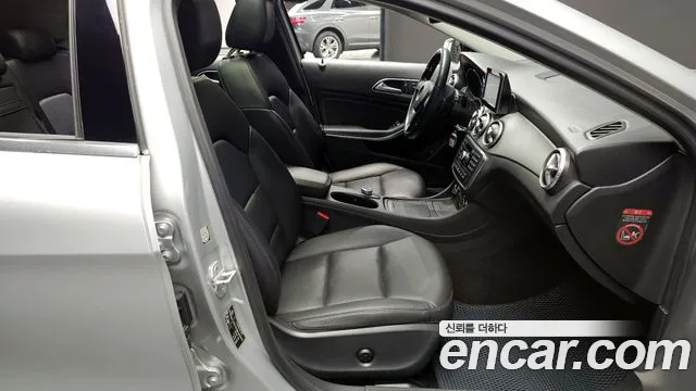 Mercedes-Benz GLA-Class 2015 — фото 10