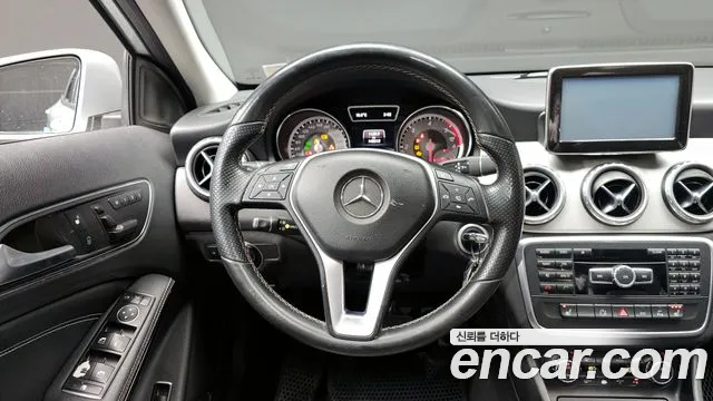 Mercedes-Benz GLA-Class 2015 — фото 13