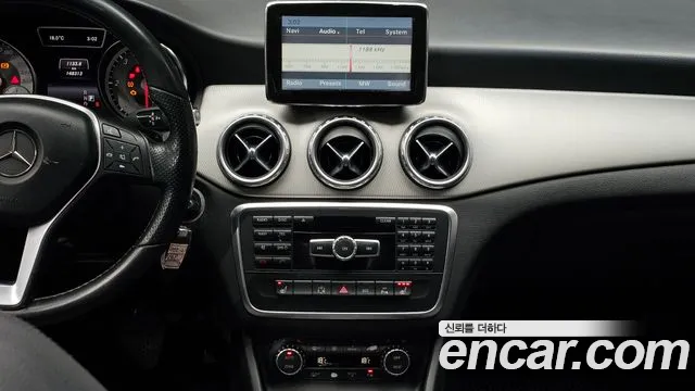 Mercedes-Benz GLA-Class 2015 — фото 14