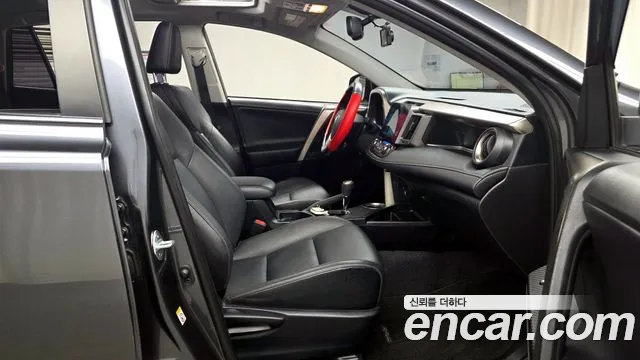 Toyota RAV4 2015 — фото 10