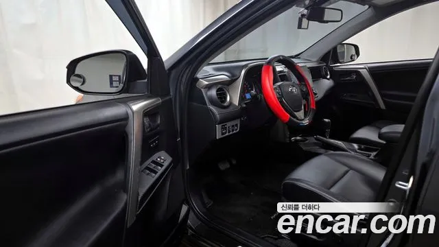 Toyota RAV4 2015 — фото 11