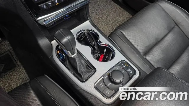 Jeep Cherokee 2019 — фото 12