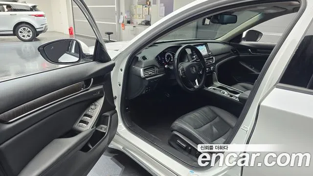 Honda Accord 2022 — фото 13
