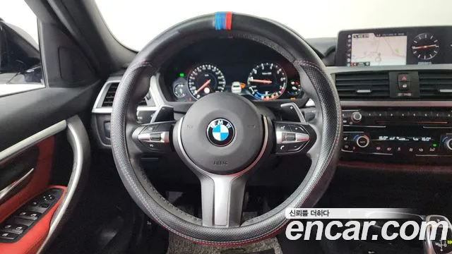 BMW 3-Series 2018 — фото 18