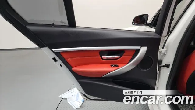 BMW 3-Series 2018 — фото 15