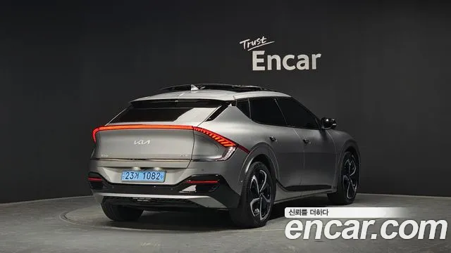 Kia EV6 2022 — фото 2