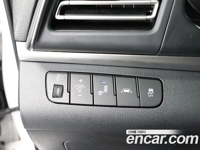 Hyundai AVANTE 2019 — фото 13