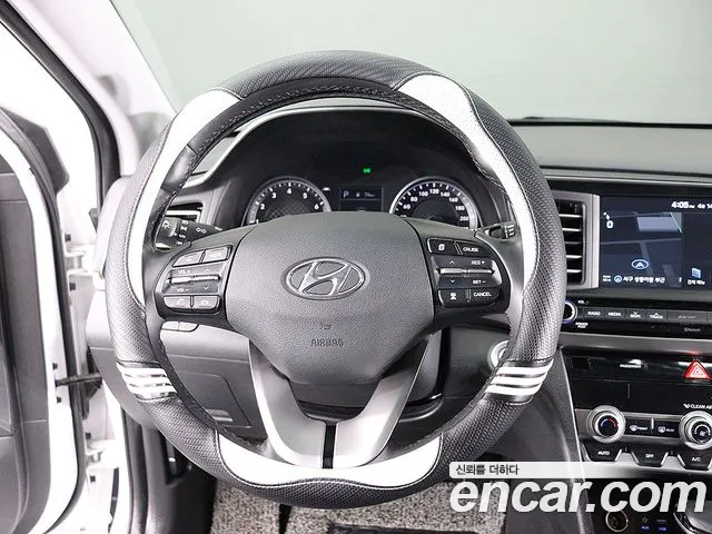 Hyundai AVANTE 2019 — фото 15