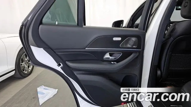 Mercedes-Benz GLE-Class 2025 — фото 15