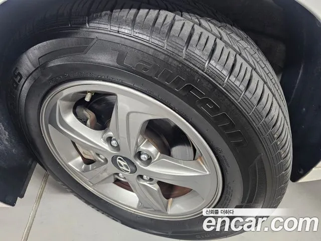 Hyundai AVANTE 2016 — фото 19