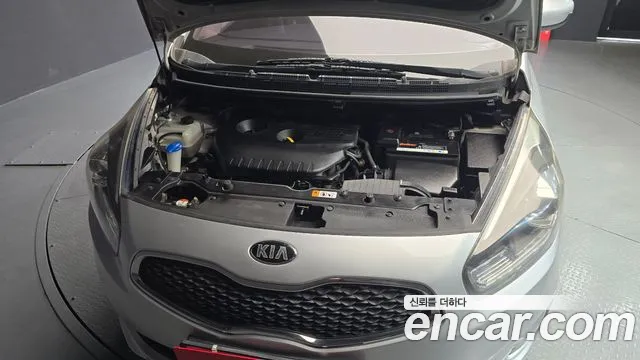 Kia Carens 2015 — фото 6