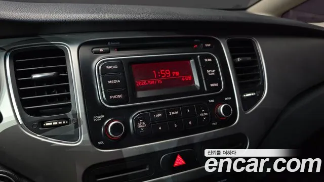 Kia Carens 2015 — фото 14