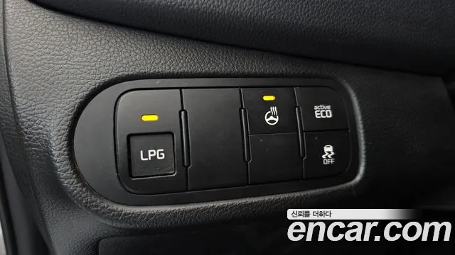 Kia Carens 2015 — фото 17