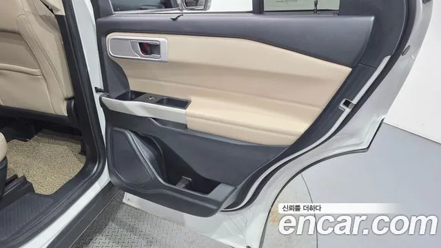Ford Explorer 2021 — фото 15