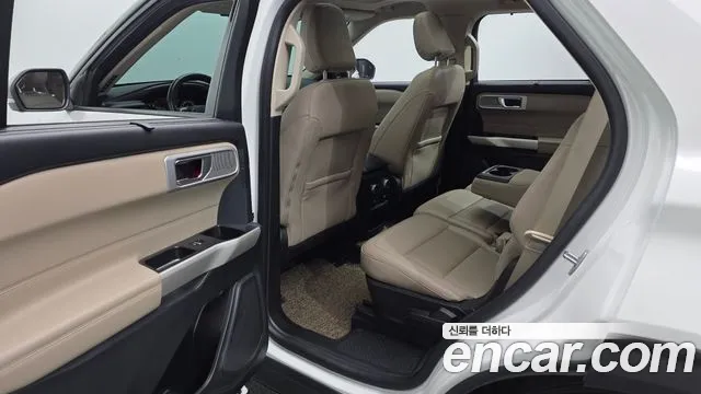 Ford Explorer 2021 — фото 16
