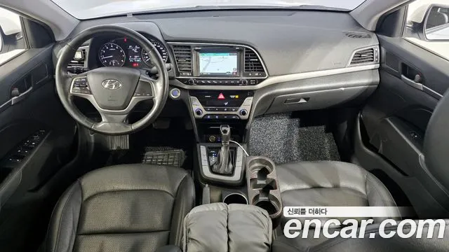 Hyundai AVANTE 2017 — фото 7