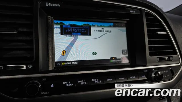 Hyundai AVANTE 2017 — фото 16