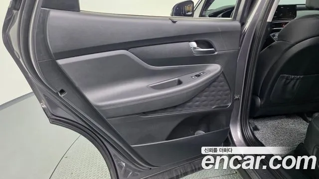 Hyundai Santafe 2023 — фото 15