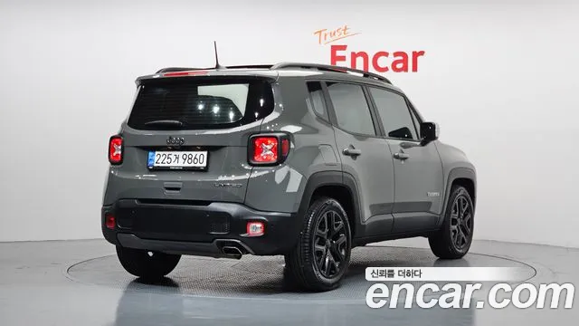Jeep Renegade 2022 — фото 2