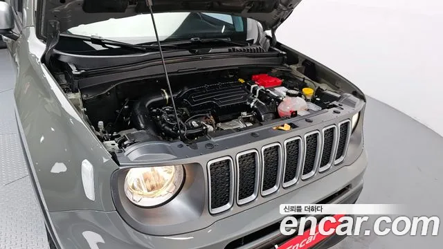 Jeep Renegade 2022 — фото 6