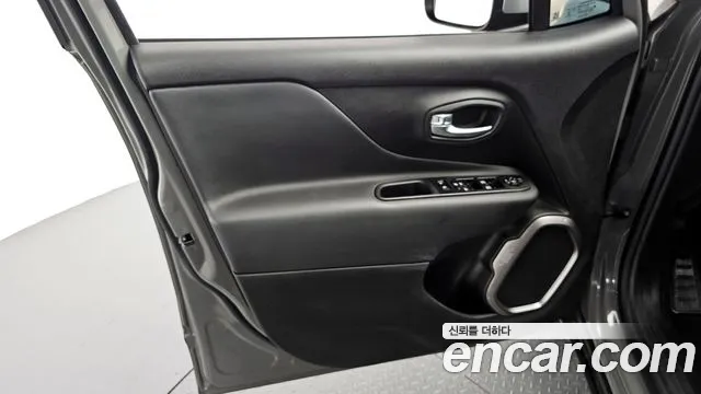 Jeep Renegade 2022 — фото 14