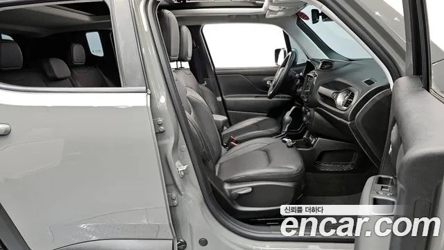 Jeep Renegade 2022 — фото 16