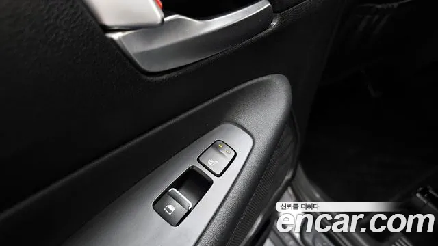 Hyundai Santafe 2019 — фото 18
