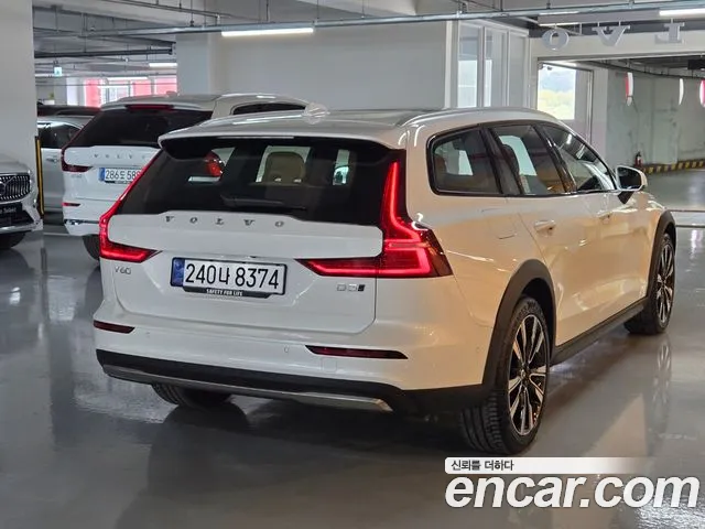 Volvo V60 2025 — фото 2