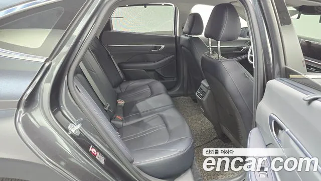 Hyundai Sonata 2020 — фото 11