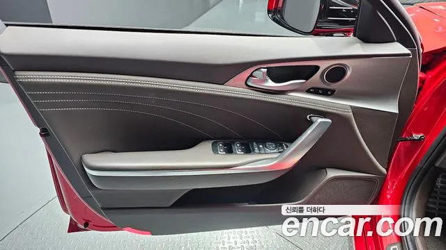 Kia Stinger 2021 — фото 14