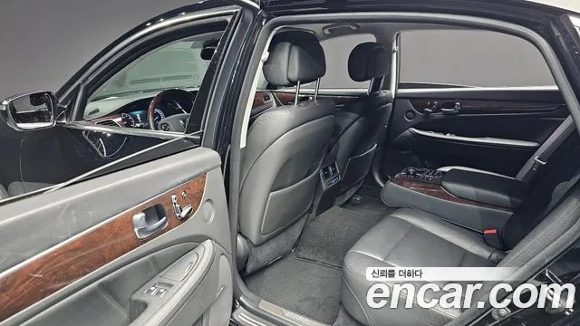 Hyundai Equus 2014 — фото 17