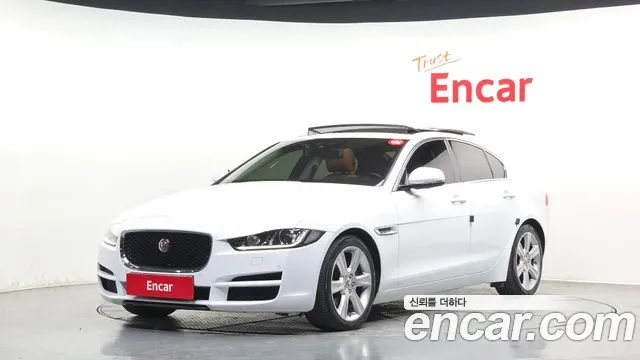 Jaguar XE 2016 — фото 1