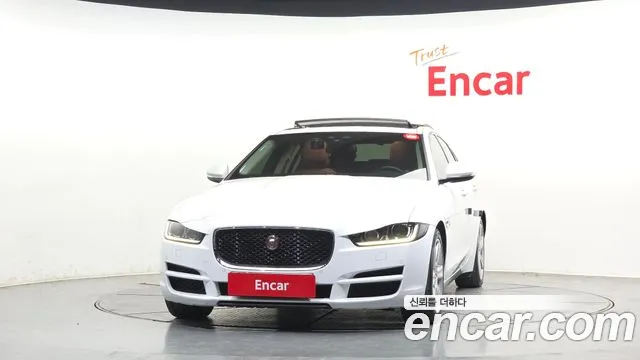 Jaguar XE 2016 — фото 3