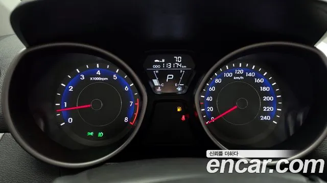 Hyundai AVANTE 2014 — фото 11