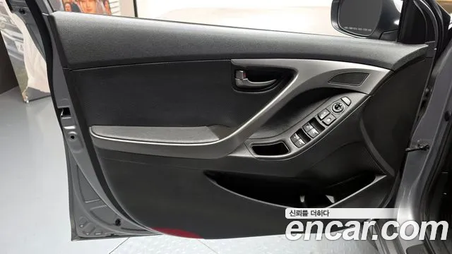Hyundai AVANTE 2014 — фото 14