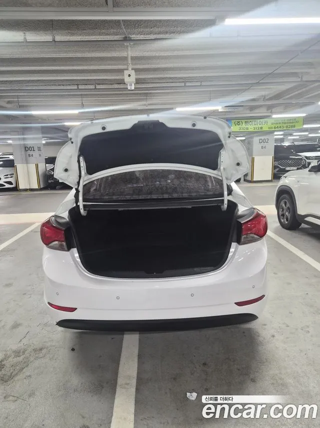 Hyundai AVANTE 2015 — фото 11