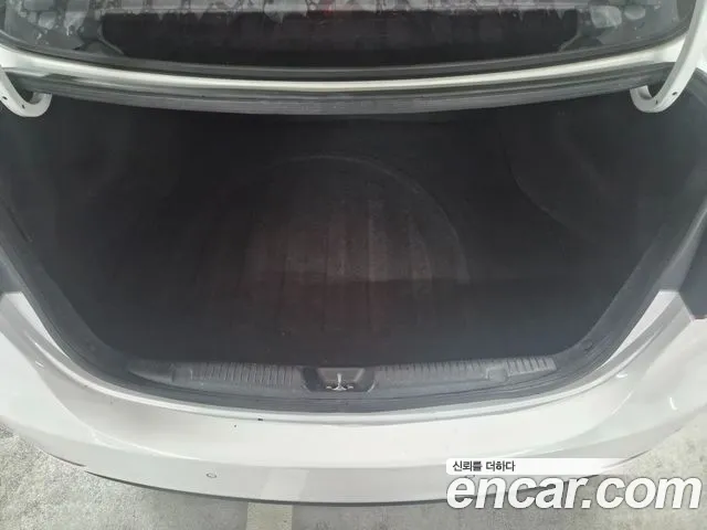 Hyundai AVANTE 2015 — фото 12