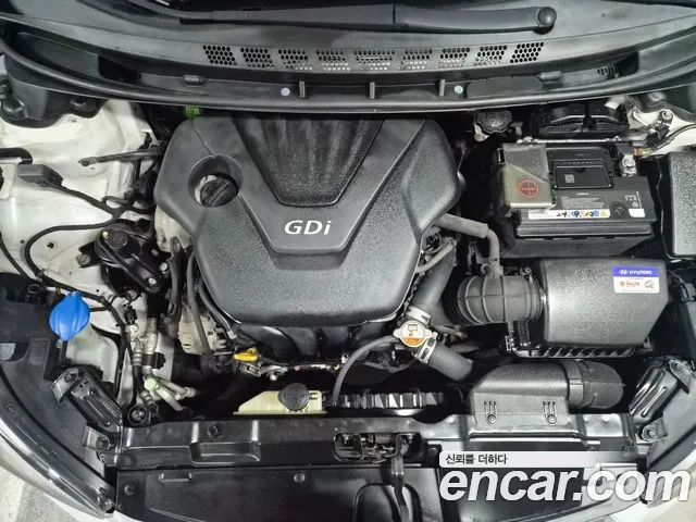 Hyundai AVANTE 2015 — фото 13