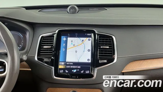 Volvo XC90 2020 — фото 20